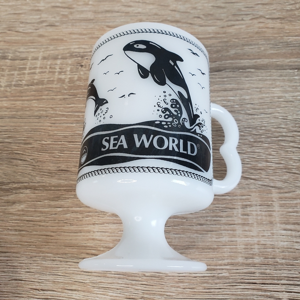 VINTAGE Sea World Shamu Whale and Dolphin Coffee Cup White Milk Glass Mug - Picture 2 of 9